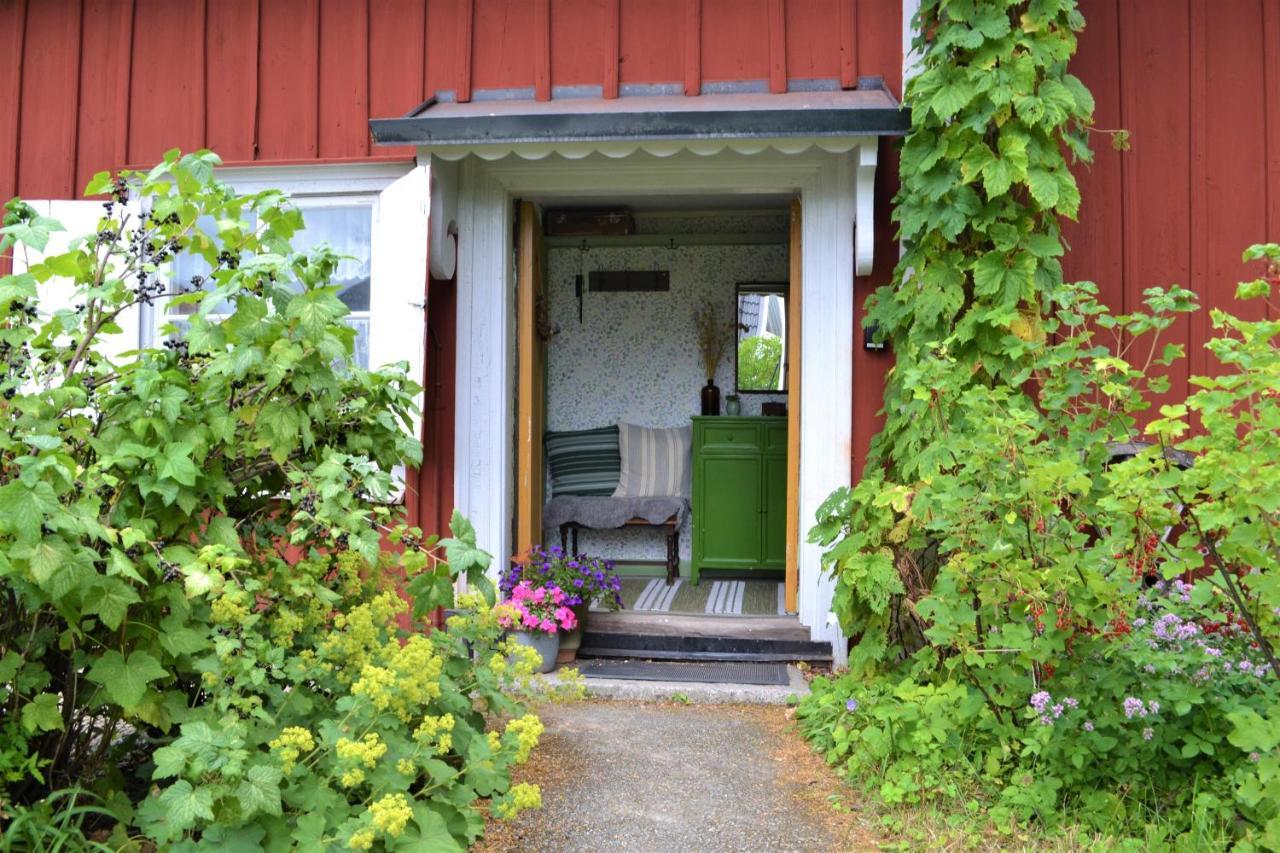 Rustik Stuga Med Lantlig Kaensla Naera Oerebro City Kültér fotó